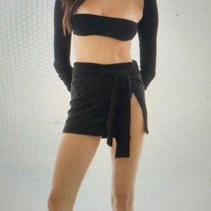 ARE YOU AM I wrap skirt in black size xs